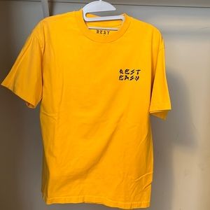 Mens size medium Rest Easy geisha shirt, bright gold